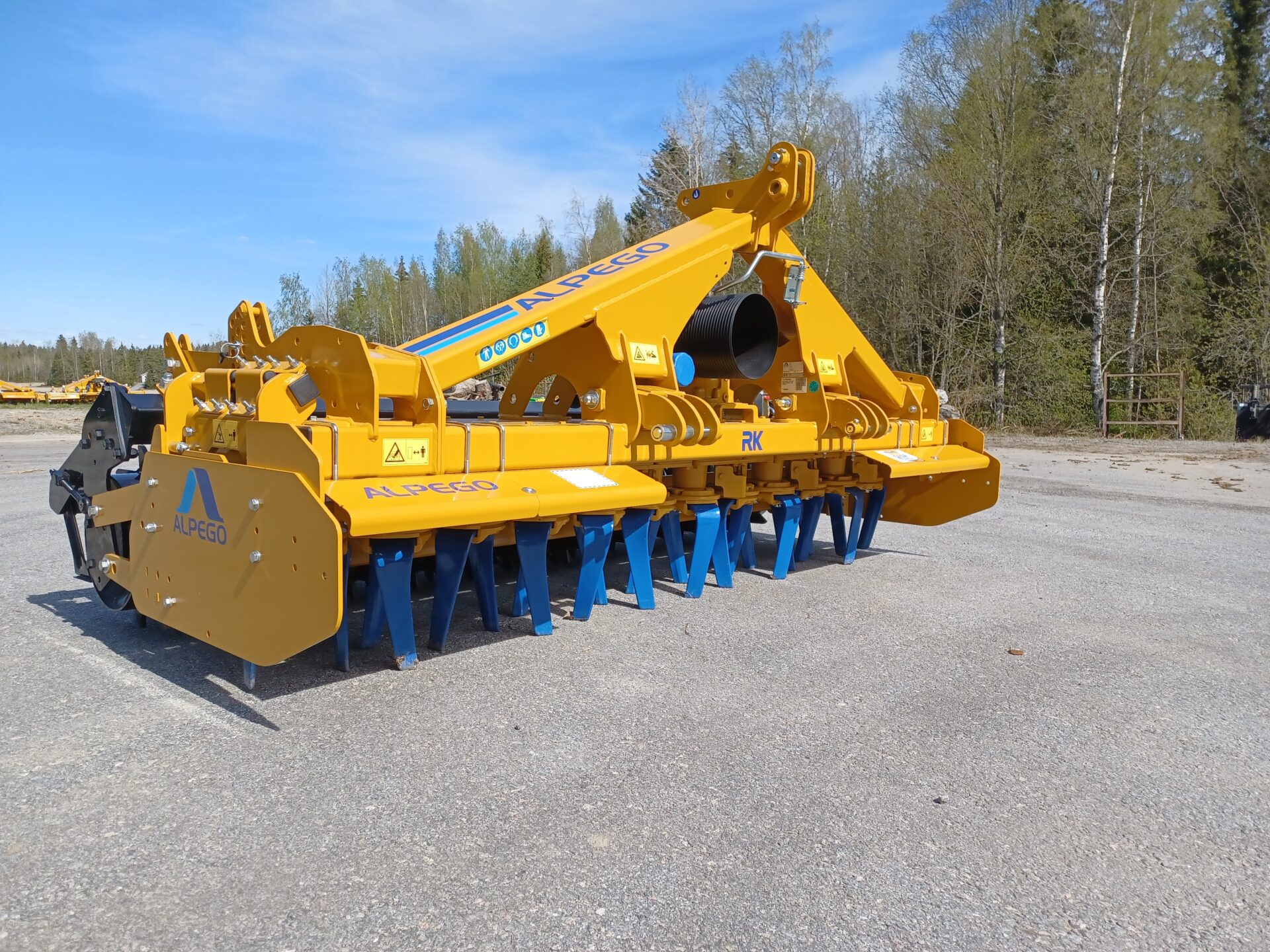 Alpego RK 300 Rapido, 3m vaakatasojyrsin haineväjyrällä