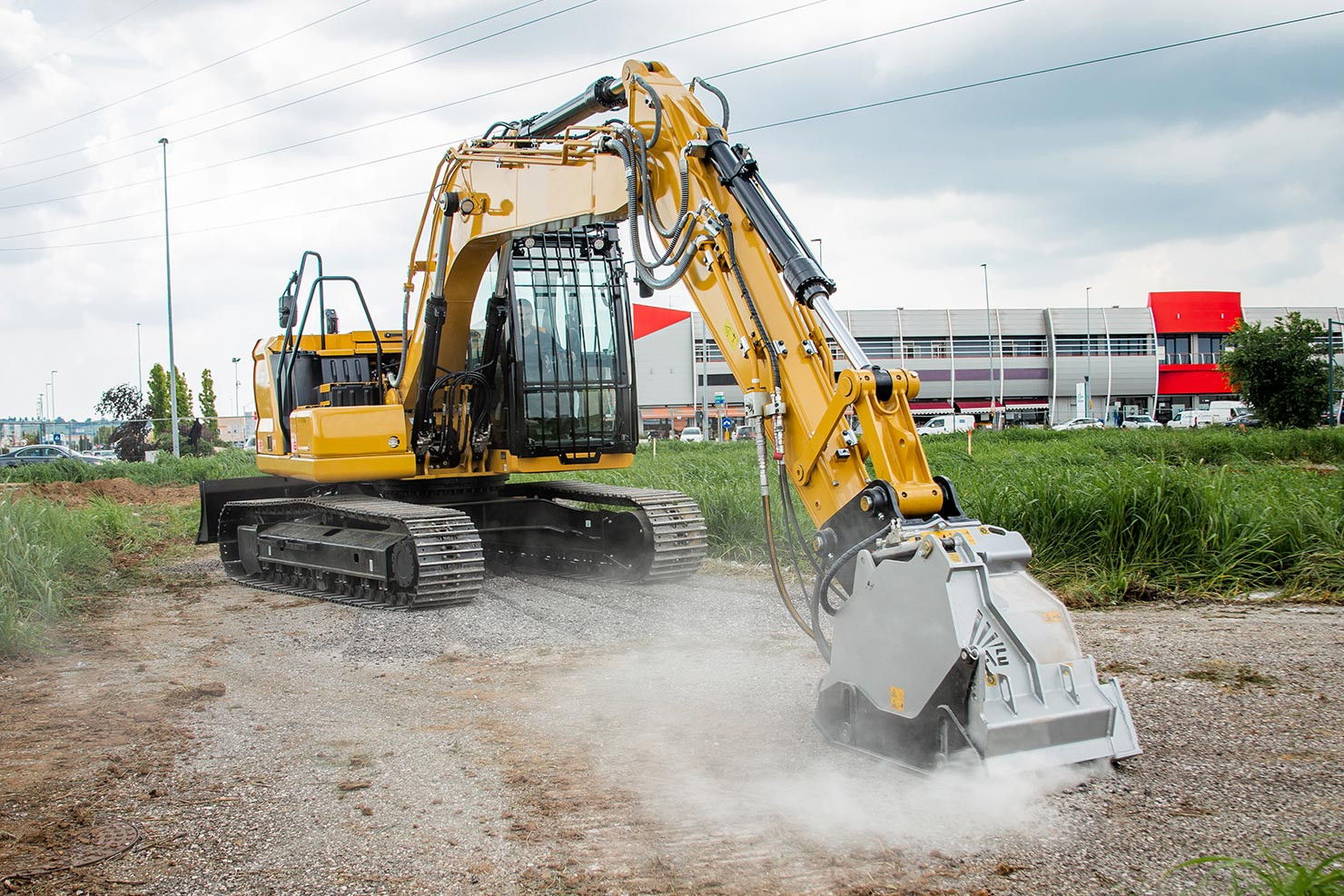 FAE RPL/EX Asfalttijyrsin Kaivinkoneeseen