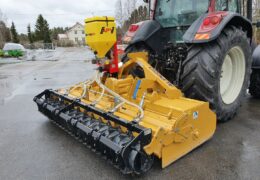 Alpego kivenhautaaja APV-piensiemenkylvölaitteella