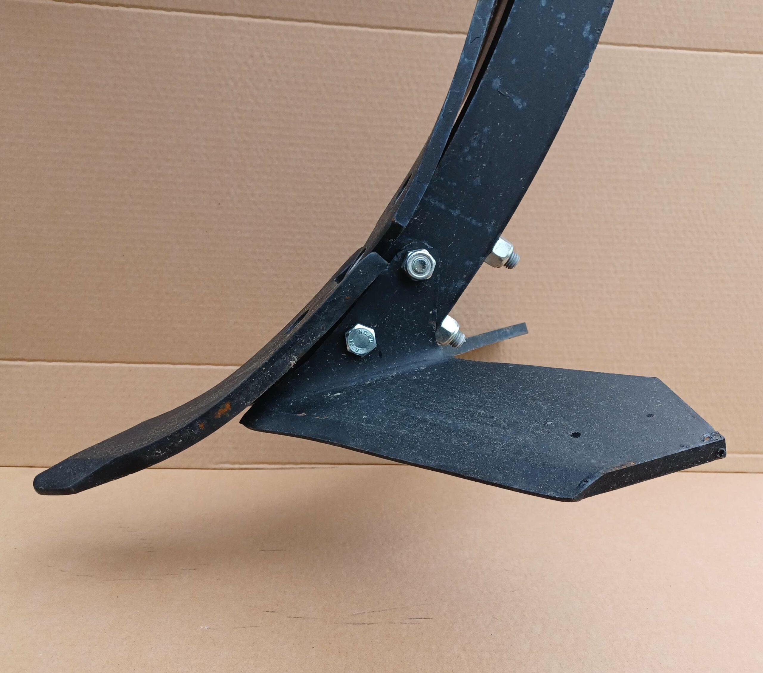 Alpego Cayman Terän Profiili Kuvattuna Sivusta