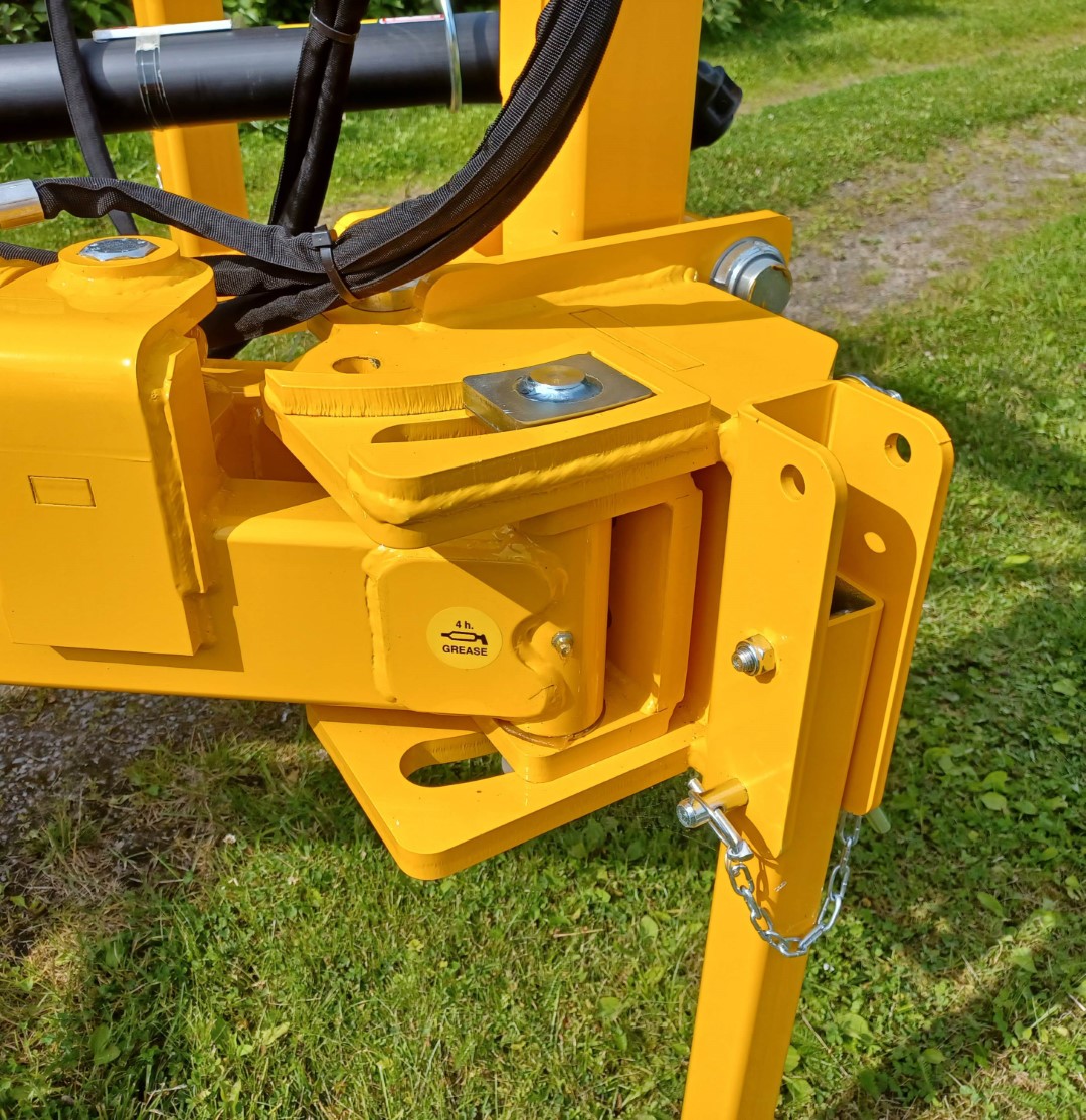 Cabe Finlandia piennarmurskaimen vetoaisojen kiinnitys