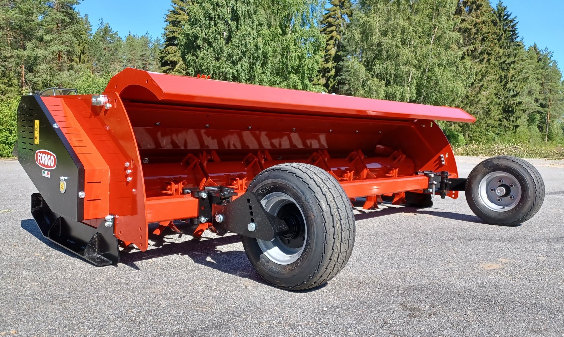 Cabe T20 kesantomurskain takaluukku auki