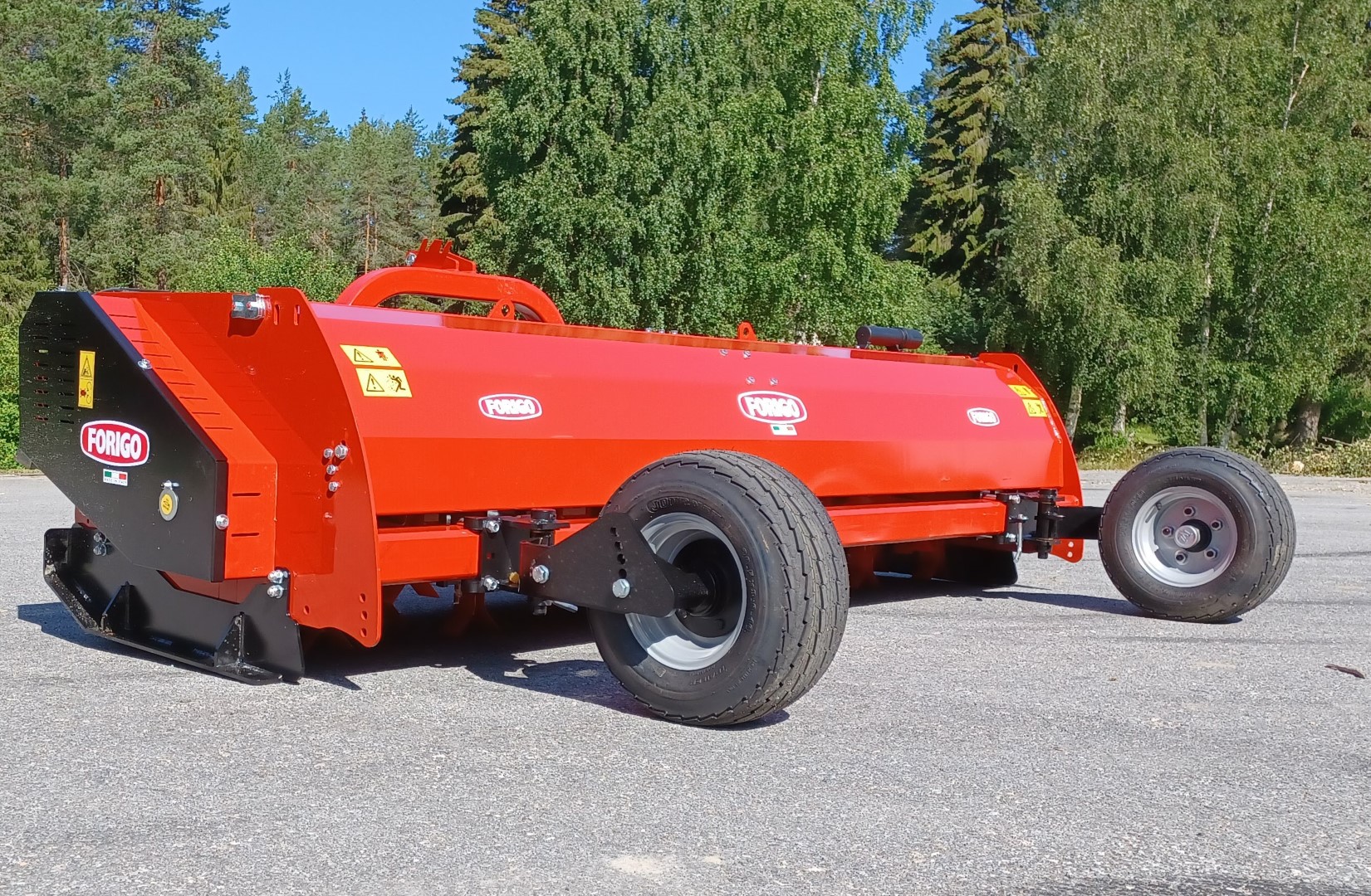 Cabe T20 kesantomurskain takaluukku kiinni