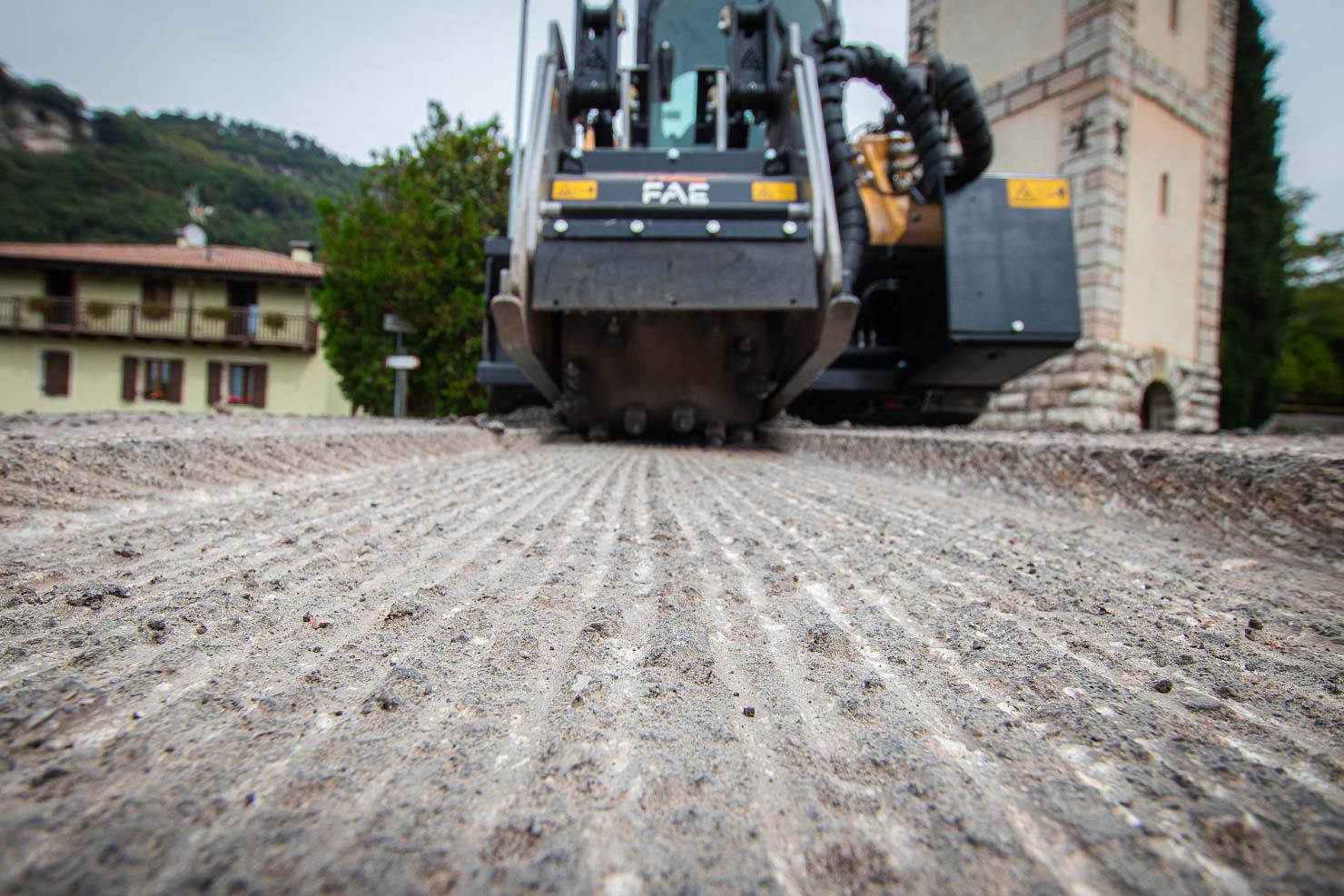 FAE RPL-SSL asfaltinjyrsin kuormaimeen