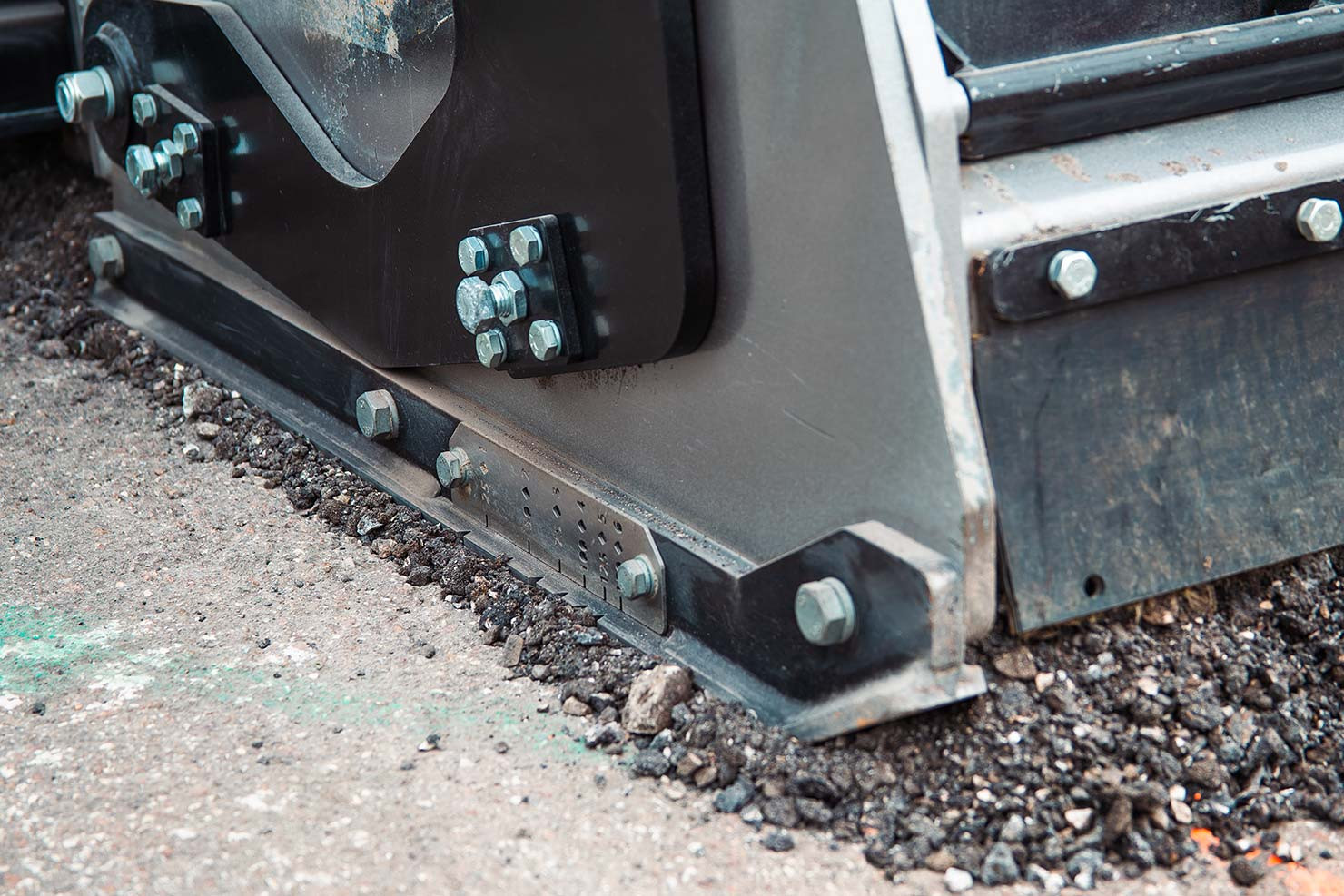 FAE RPL-SSL asfaltinjyrsin kuormaimeen