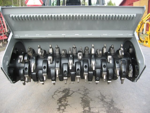 FAE SSL raivausjyrsin takaluukku auki