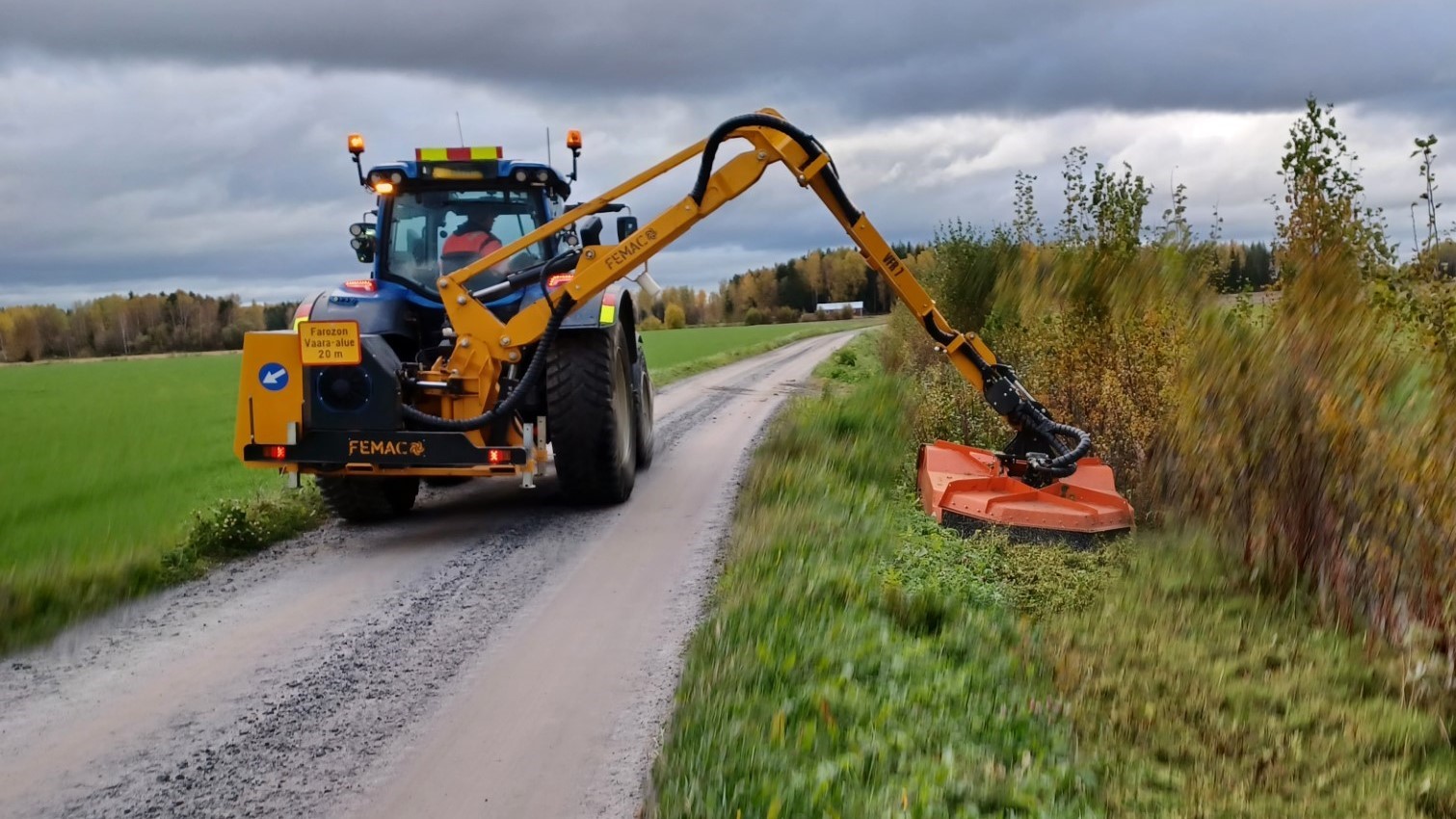 FEMAC VFR puomimurskain tienvarsiniittoon - Image 12