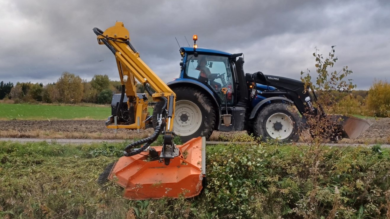 FEMAC VFR puomimurskain tienvarsiniittoon - Image 11