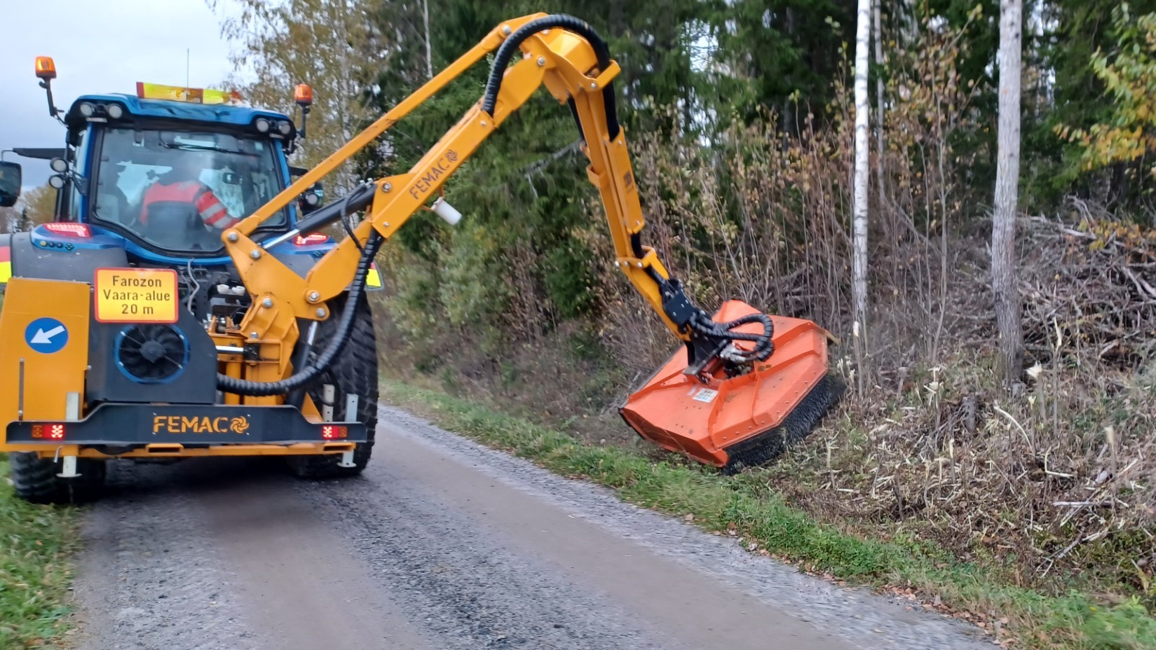 FEMAC VFR puomimurskain tienvarsiniittoon - Image 10