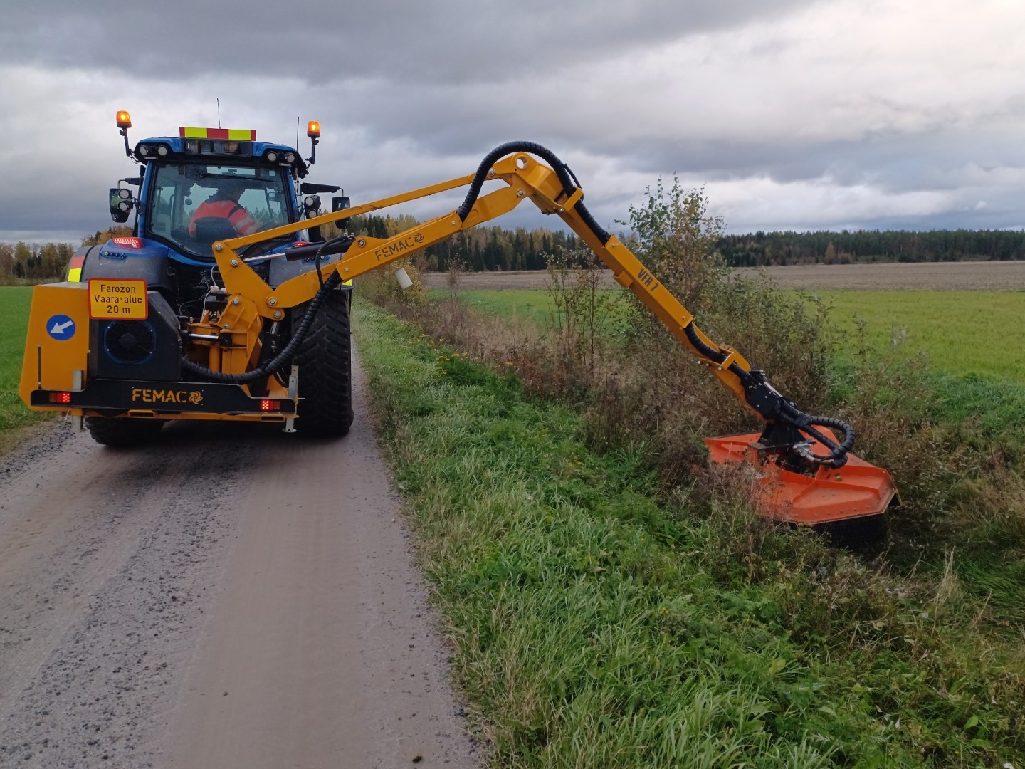 FEMAC VFR puomimurskain tienvarsiniittoon - Image 13