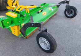 Vasemmalta eteenpäin